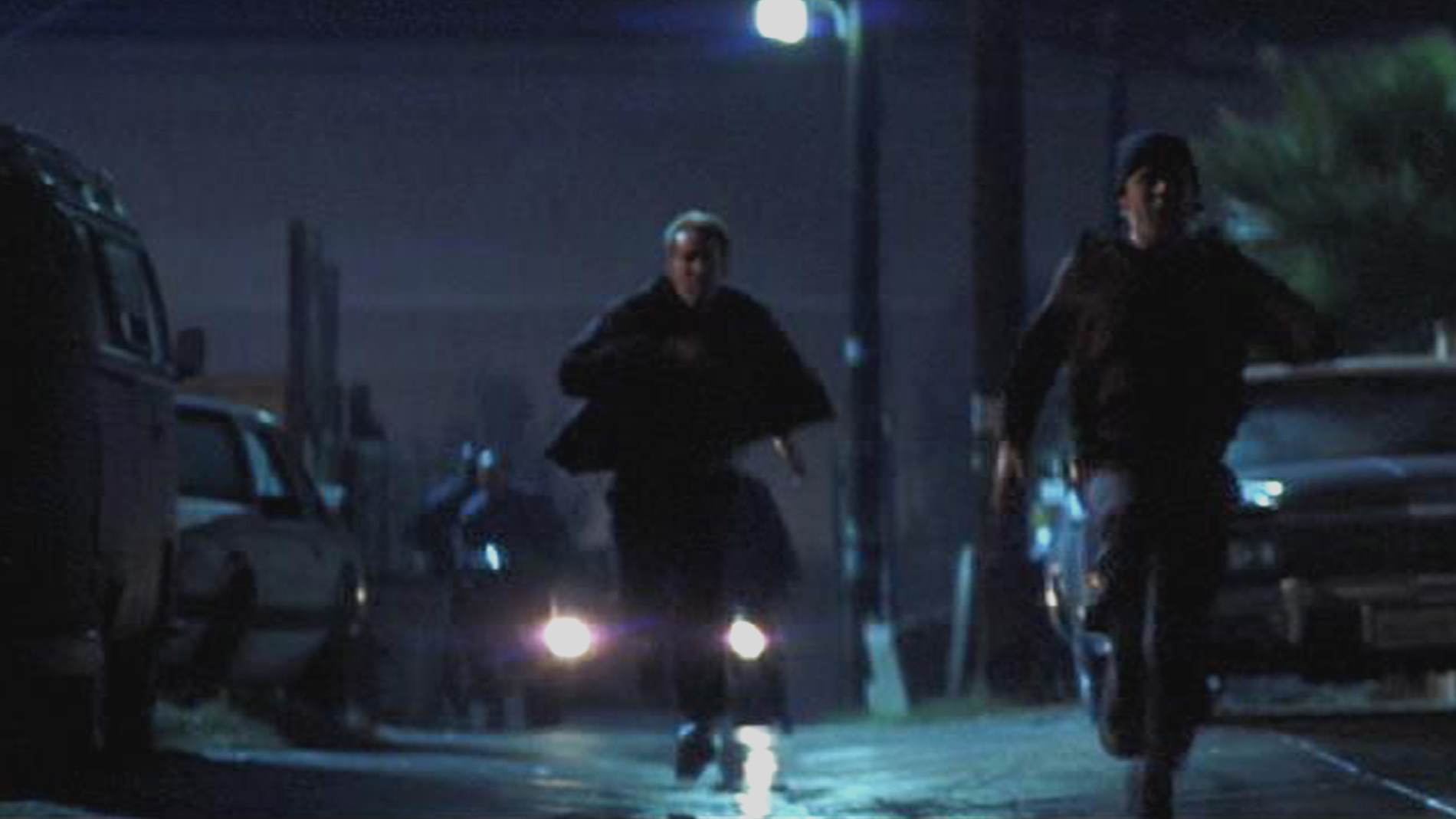 4c. Jonnie B (Master P) crew Chase Memphis (Cage) & Kip (Ribisi) no