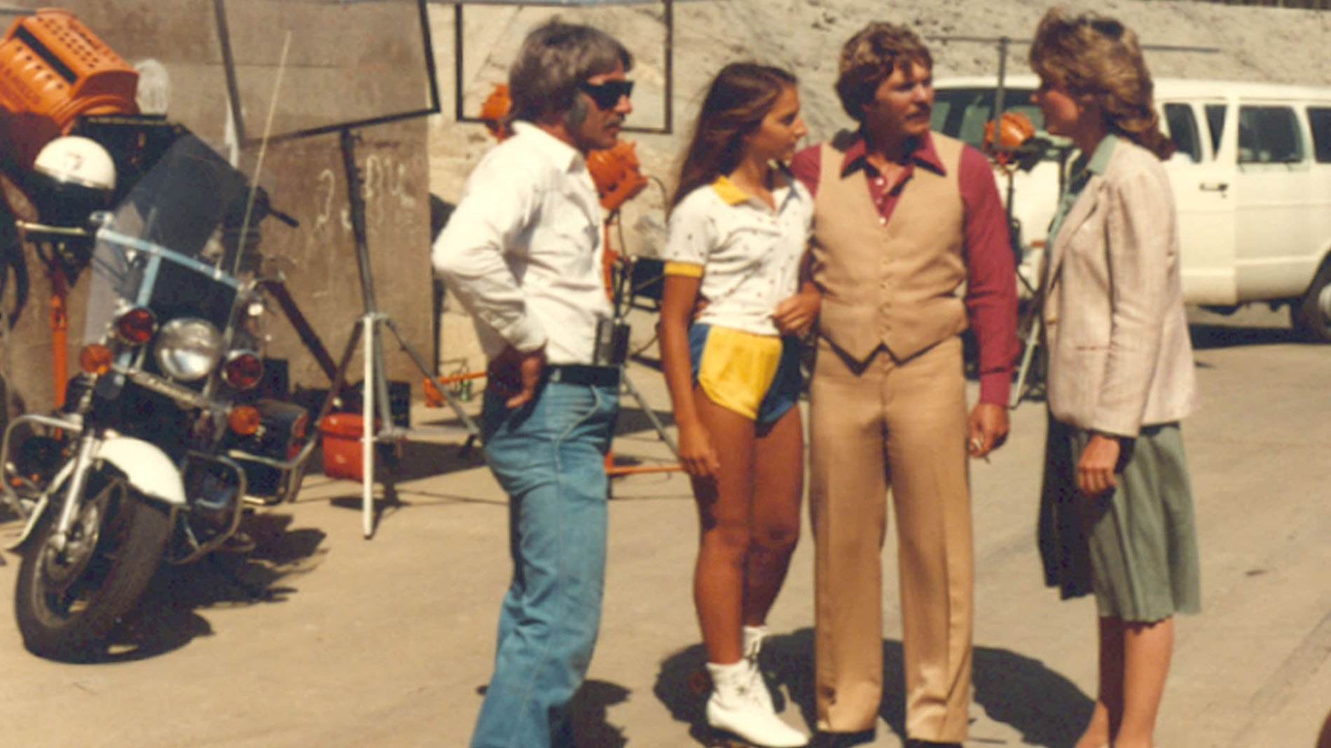 3. Holis and Reporter